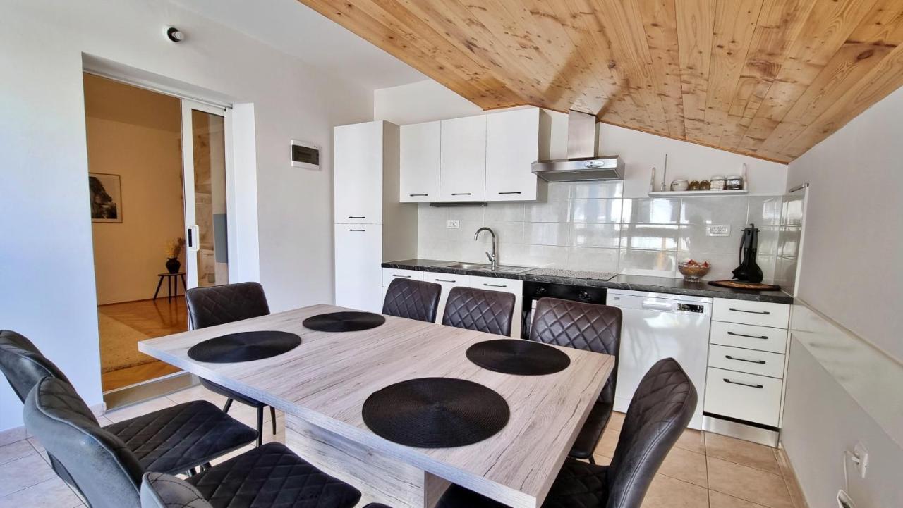 Apartment Hana Omiš Eksteriør bilde