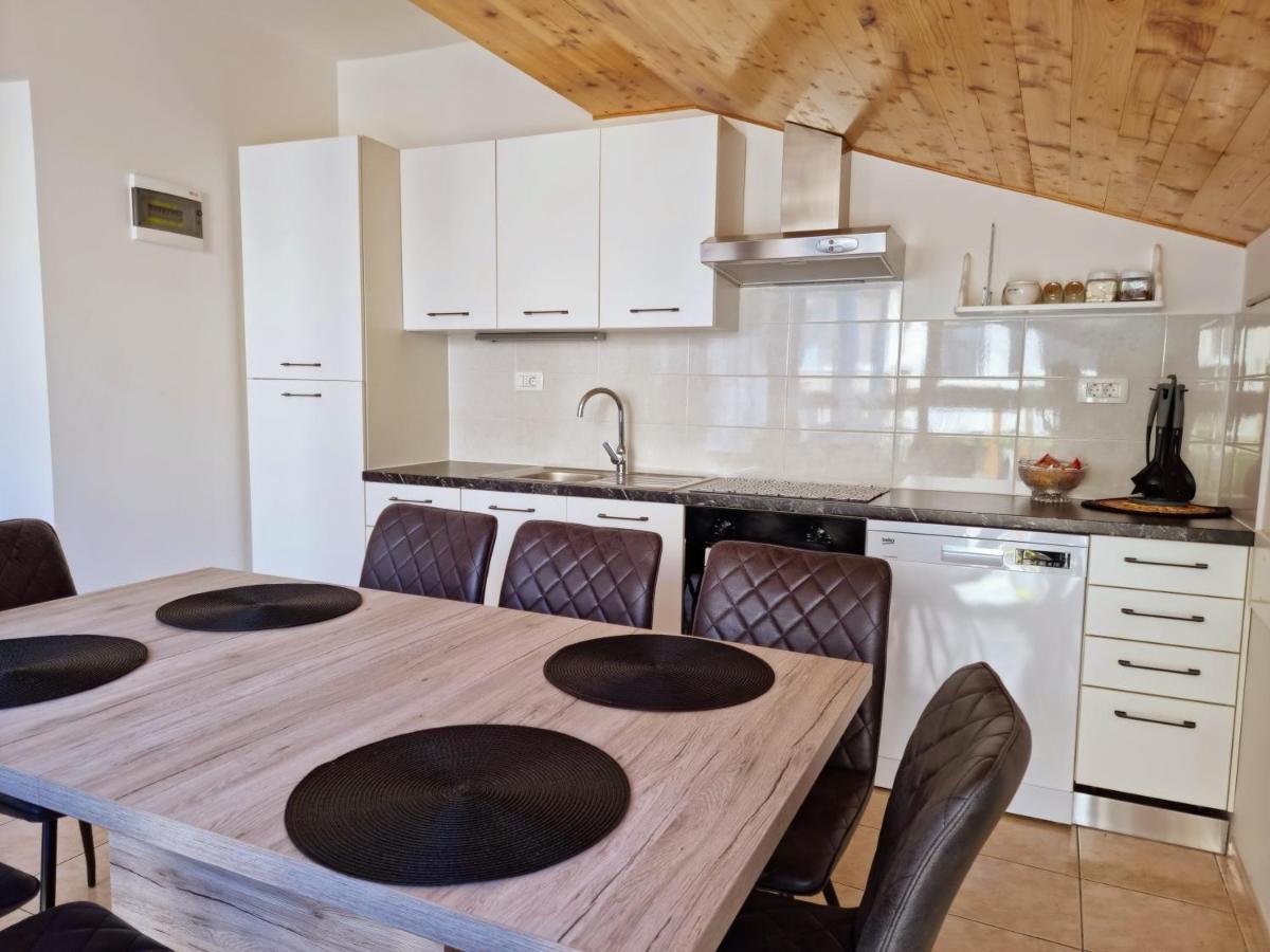 Apartment Hana Omiš Eksteriør bilde