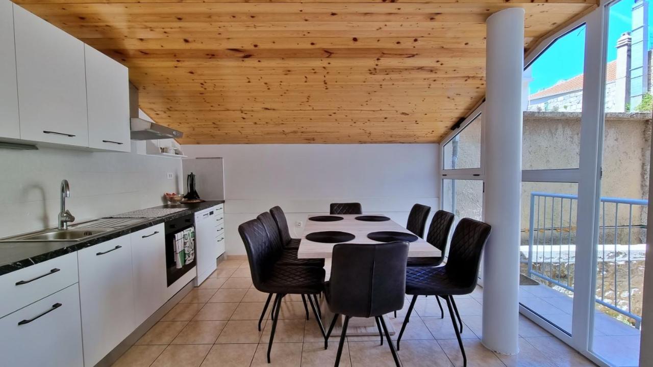 Apartment Hana Omiš Eksteriør bilde