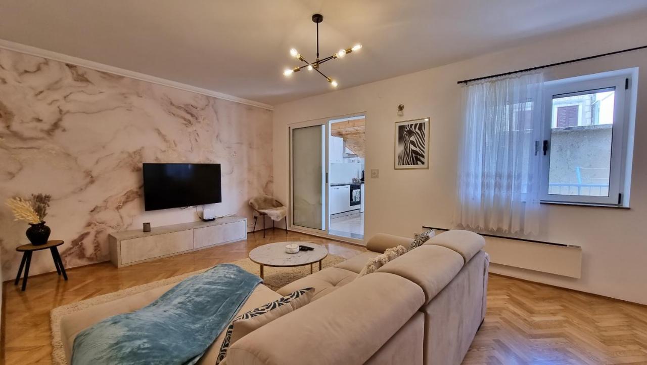 Apartment Hana Omiš Eksteriør bilde