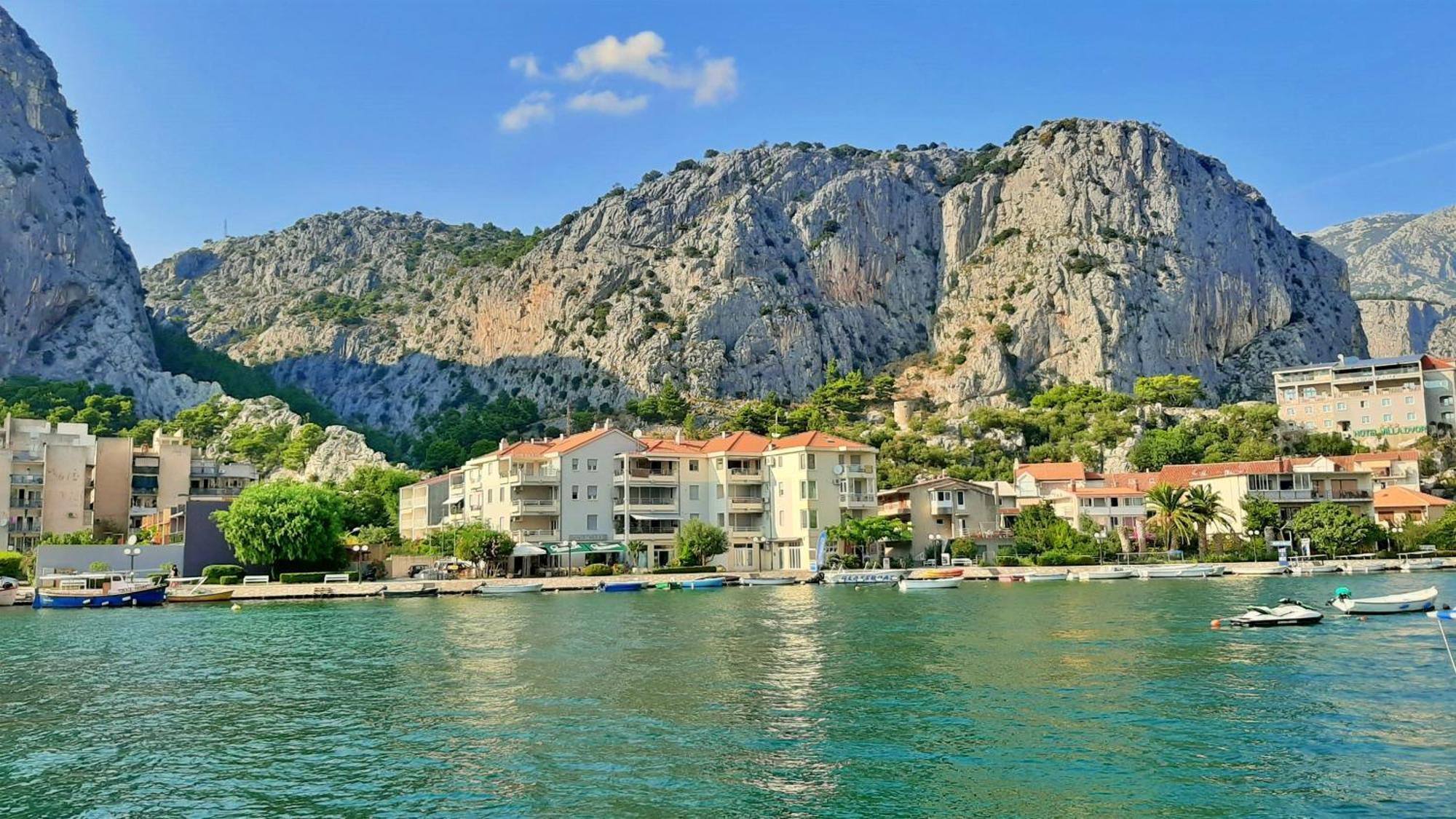 Apartment Hana Omiš Eksteriør bilde